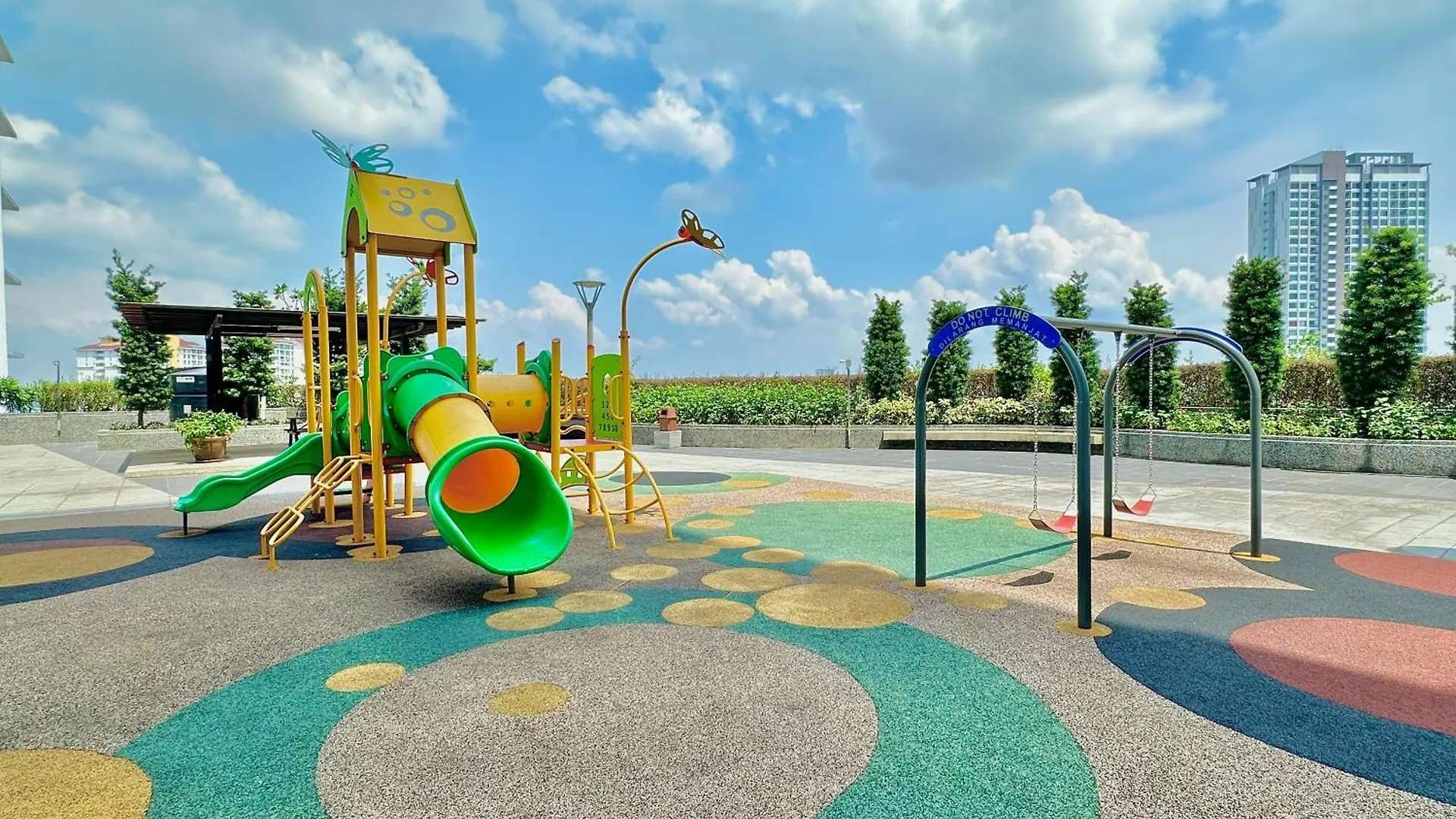 Apartment The Platino Near Paradigm Mall By Stayrene Johor Bahru