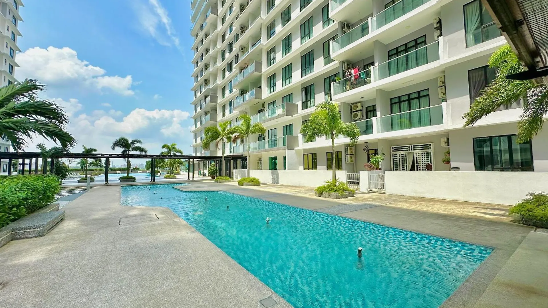 The Platino Near Paradigm Mall By Stayrene Johor Bahru