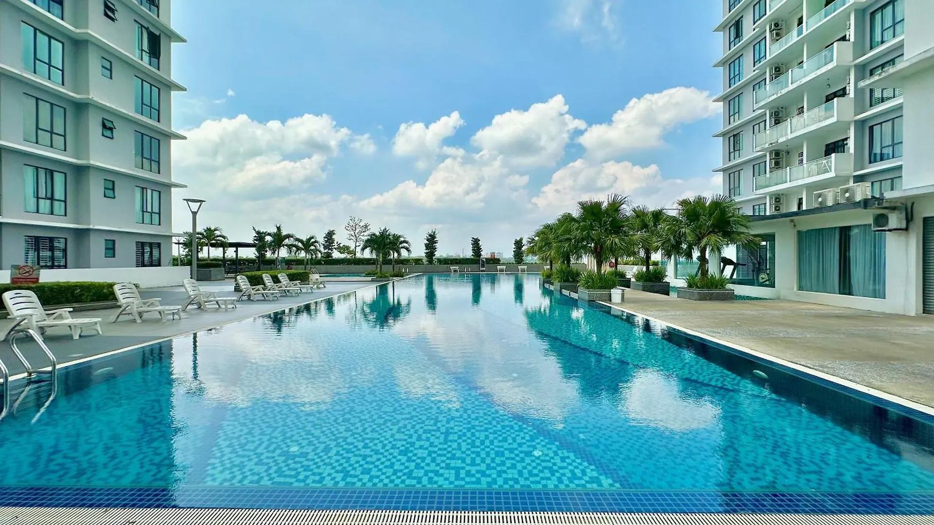 The Platino Near Paradigm Mall By Stayrene Johor Bahru 0*,  Malaysia