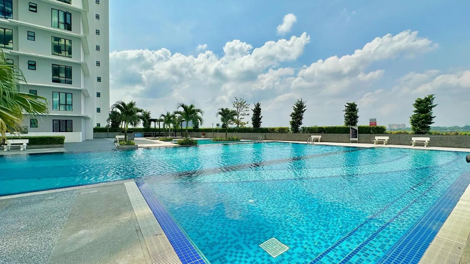 The Platino Near Paradigm Mall By Stayrene Johor Bahru